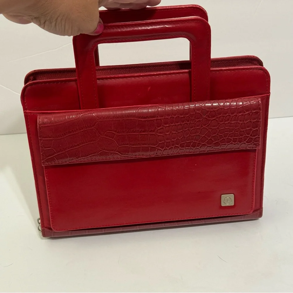 Franklin Covey Red 365 Binder with Textured Accent faux leather